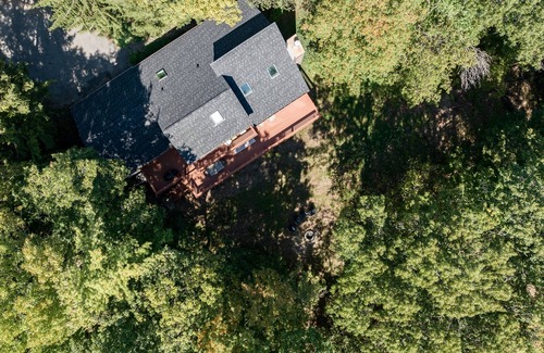 Naples House | Escape to Peak-a-Boo Lake – Your Secluded Hideaway with Lake & Beach access
