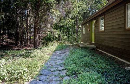 Naples House | Escape to Peak-a-Boo Lake – Your Secluded Hideaway with Lake & Beach access