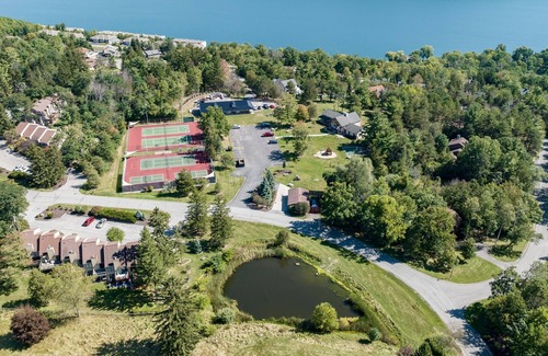 Naples House | Escape to Peak-a-Boo Lake – Your Secluded Hideaway with Lake & Beach access