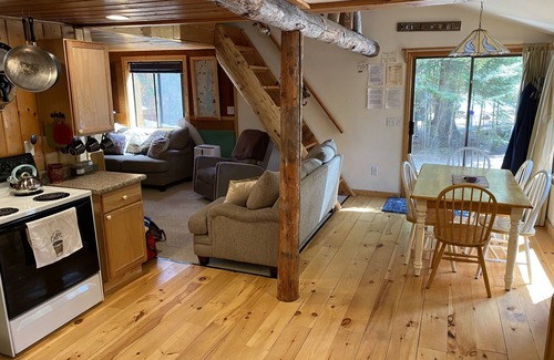 Nordman Cabin | Escape to Priest Lake! Cabin in the woods! Air Conditioning and WiFi!