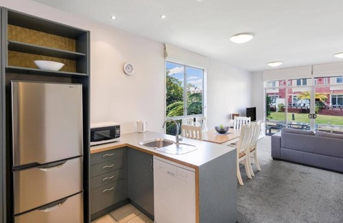 Mourea Apartment | Escape to Rotorua almost on the lake Rotorua for peace and quite stay