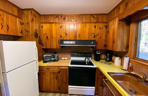 Pocono Lake Cabin | Escape to Serenity: Monthly Cottage Rental by the Stream in Pocono Lake!