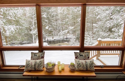 Pocono Lake Cabin | Escape to Serenity: Monthly Cottage Rental by the Stream in Pocono Lake!