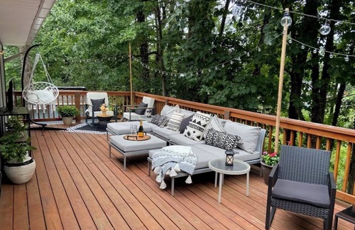 Rose Hill House | Escape to Serenity: Spacious 4 Bedroom Oasis, Steps from Old Town & DC!