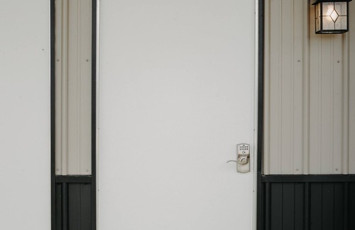 Elizabethtown House | Escape To Serenity: 1br Oasis Minutes From Town 1 Bedroom Retreat by RedAwning