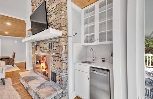Lake Toxaway House | Escape to Serenity: Lakefront Paradise Awaits! AMENITIES INCLUDED
