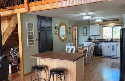 Cimarron Cabin | Escape to the heart of the Colorado mountains at this peaceful cabin retreat.