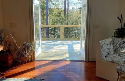 Lavonia House | Escape to the lake!
