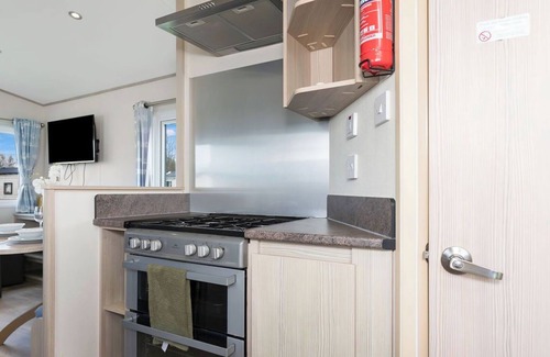 Prestonpans Apartment | Escape to this cozy retreat perfect for families or groups, 98 St Andrews (Van Type - Bronze)