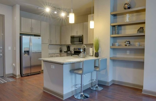 Loring Heights Apartment | Escape to this stylish 2-bedroom unit, your perfect home away from home in Atlanta!