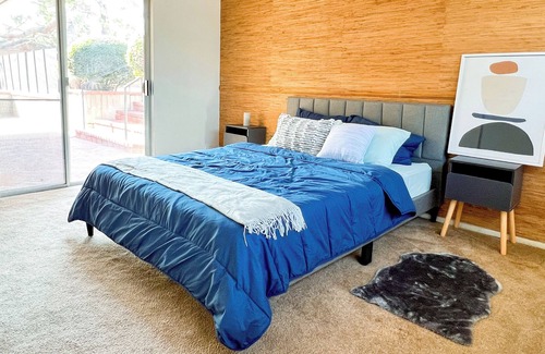 La Crescenta House | Escape to our serene LA city getaway in our Balcony of Los Angeles Family Home!