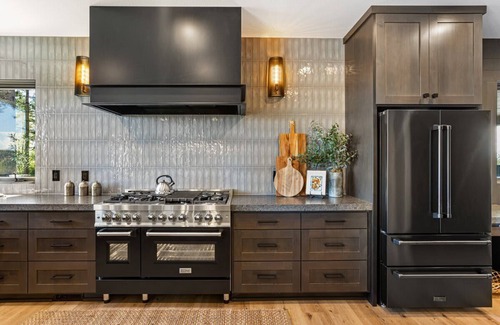Dundee House | Escape to Wine Country, Luxurious Getaway Awaits!