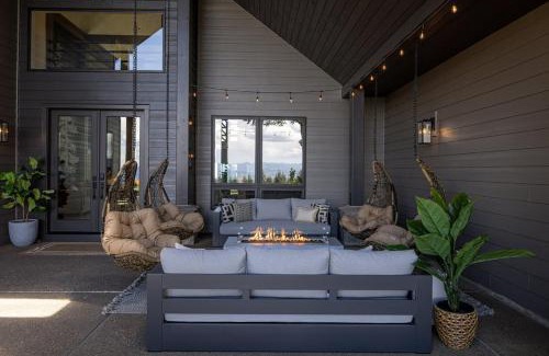 Dundee House | Escape to Wine Country Luxurious Getaway Awaits