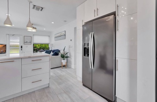 Delray Beach House | Escape to Your Beachside Oasis – Mid-Century Modern Meets Coastal Luxury