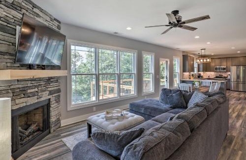 Asheville House | Escape with Hot Tub, Mtn Views 5 Mi to Urban Trail