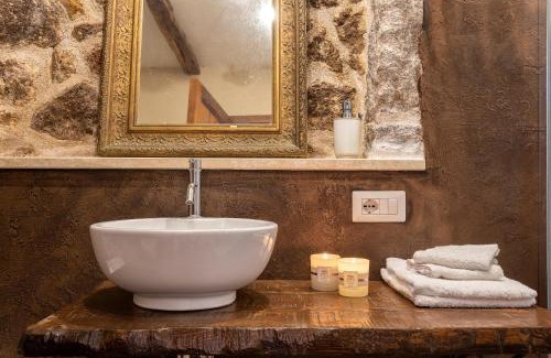 Castelsardo Apartment | Esclusiva Dimora Storica nel cuore del Borgo Medievale- Exclusive Historical House inside the Medieval Village