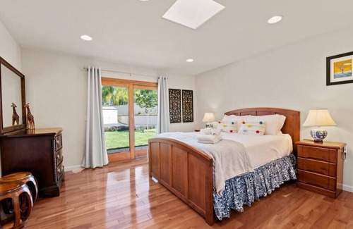Lake Hodges House | Escondido Villa w/ Movie Theater, Garden, GameRoom