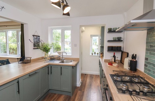 Ruswarp House | ESK SIDE COTTAGE, pet friendly, with a garden in Ruswarp