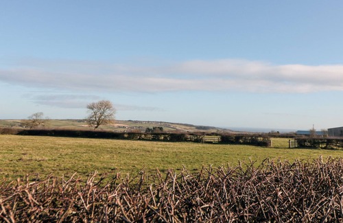Ugthorpe Cottage | ESMES COTTAGE, pet friendly, character holiday cottage in Whitby