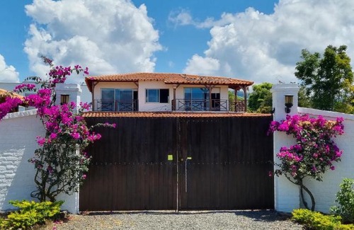 Yotoco House | Espectacular Finca en el Lago Calima