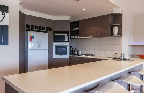 Torquay House | Esplanade Frontage 219a