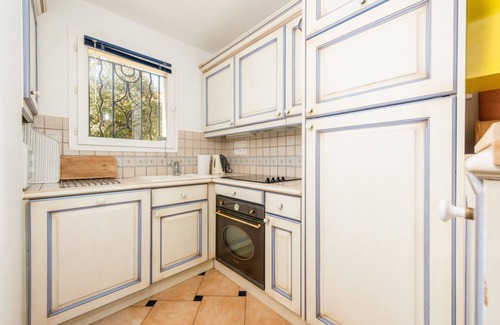 La Rouviere House | Esprit du Sud Ruime Vakantiewoning met 3 Slaapkamers en Prachtig Uitzicht