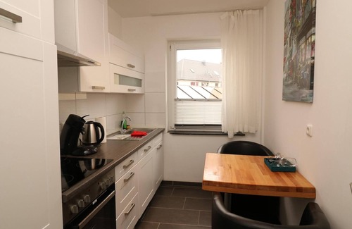 Frohnhausen Apartment | Essen City-View Escape