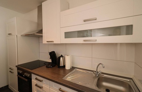 Frohnhausen Apartment | Essen City-View Escape