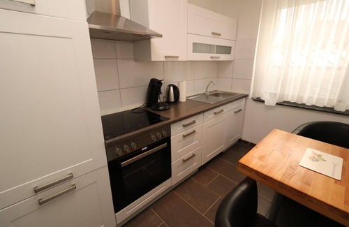 Frohnhausen Apartment | Essen City-View Escape