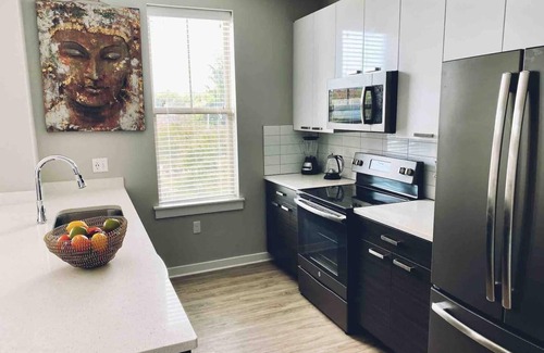 Charlotte Apartment | *ESSENCE* *UPTOWN* *LUXURY LIVING*