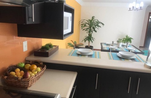 Guadalajara Apartment | *~Estacionamiento Seguro ¬ WiFi ¬ 5 min Expo GDL~ Restaurantes y Plaza del Sol*