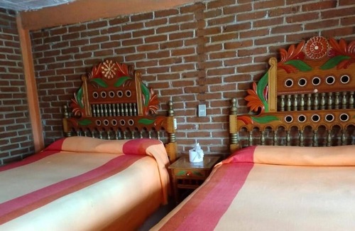 El Oro Hotel | Estancia Campestre - 7 Robles