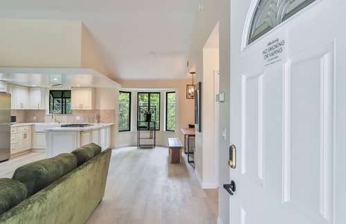 Simi Valley House | estate close to LA and famous beaches, salt pool + fruit trees + playground