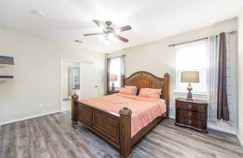 Katy House | Estate on Tea Tree Dr