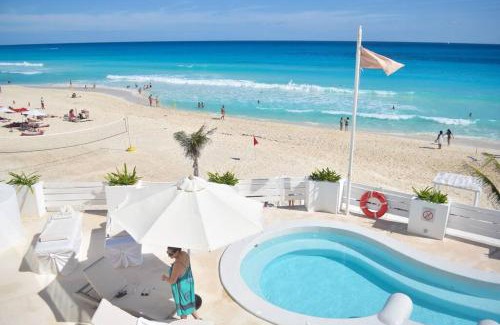 Zona Hotelera Apartment | Estudio a pie playa, increibles vistas, alberca, gym, jacuzzi, 3502
