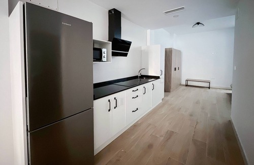 Perchel Sur Apartment | Estudio Accesible Junto a Mercado Típico Picú Home