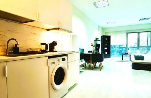 Hortaleza Apartment | Estudio con balcón Sanchinarro C