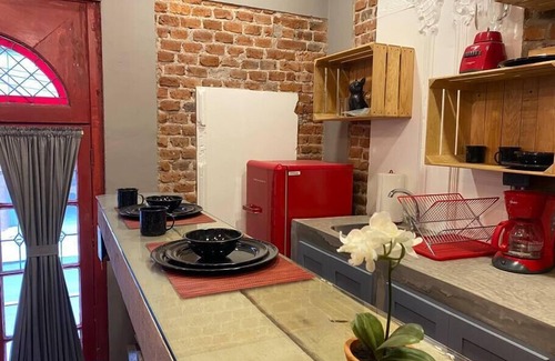 Reforma Apartment | Estudio, en casa de 1910, a una cuadra del Angel
