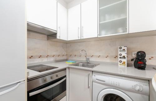Teis Apartment | Estudio moderno con parking by CABANA Rentals