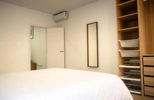 Cruz de Humilladero Apartment | Estupendo Apartamento a 5 min caminando de la Estación de Bus y Tren María Zambrano
