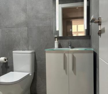 Los Tilos Apartment | ESTUPENDO PISO a 3 min ESTACIÒN DE TREN MARIA ZAMBRANO Y BUS
