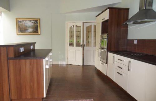 Killarney Apartment | Ethan House