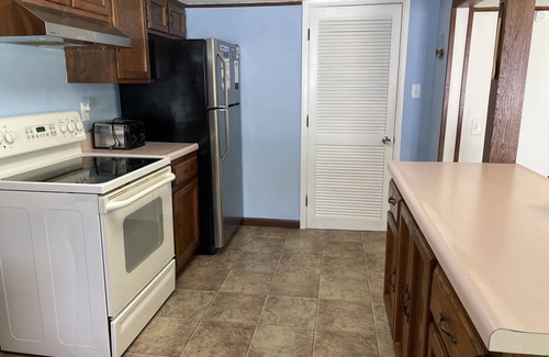 Etowah Cottage | Etowah's Cottage - dog friendly, king beds, hiking, rafting, motorcycles