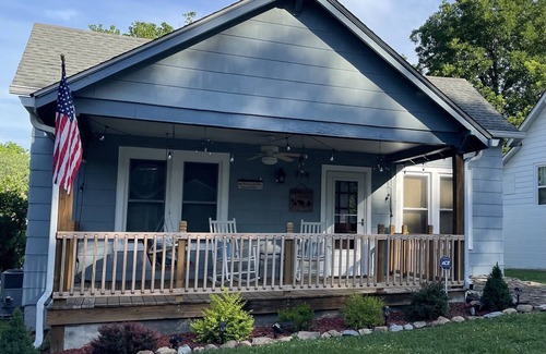 Etowah Cottage | Etowah's Cottage - dog friendly, king beds, hiking, rafting, motorcycles