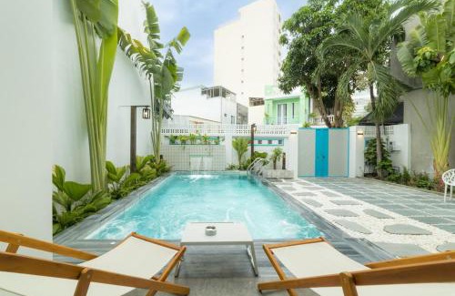 Ngu Hanh Son Villa | ETSY BLUE Pool Villa 4 Minute Walk to Beach Pickup Service included