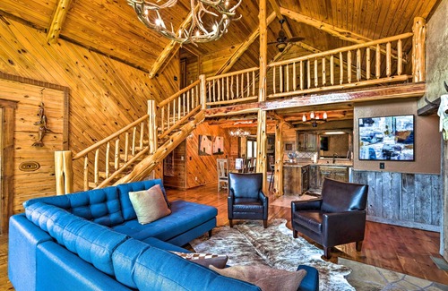 Berryville Cabin | Eureka Springs Area Cabin w/Deck + 7 Acres!