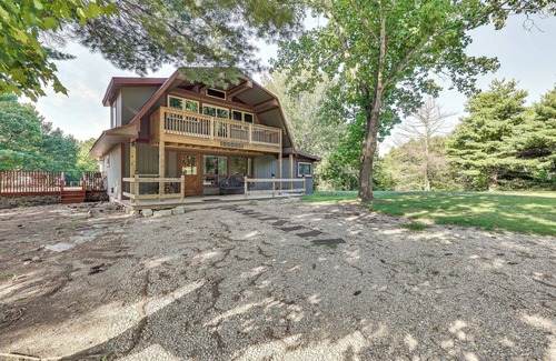 Eureka Springs Cabin | Eureka Springs Rental Cabin 8 Mi to Downtown!