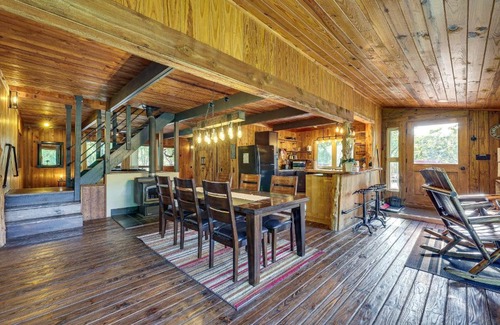 Eureka Springs House | Eureka Springs Rental Cabin 8 Mi to Downtown!
