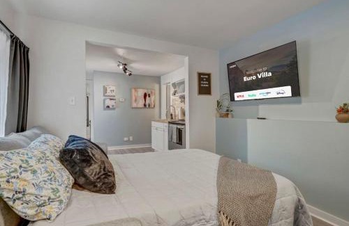 Central Colorado Springs House | Euro Villa - Walkable Location Scenic Views