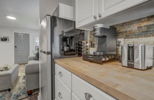 Central Colorado Springs House | Euro Villa - Walkable Location Scenic Views
